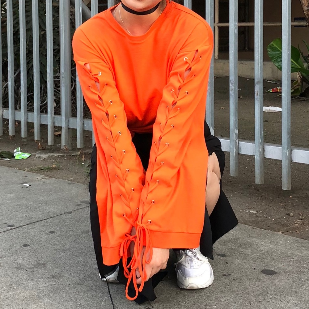 oversized tied sleeves top